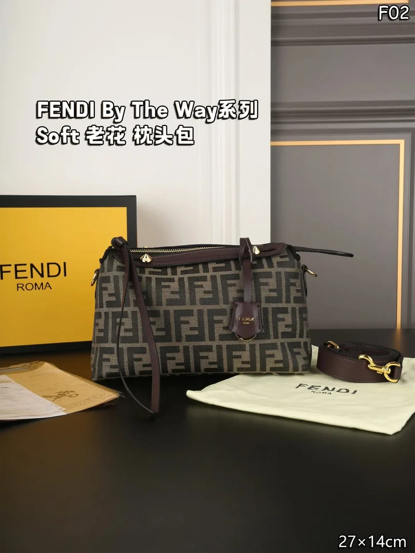 Fendi By The Way Soft Boston Bag — Zdjęcie 2