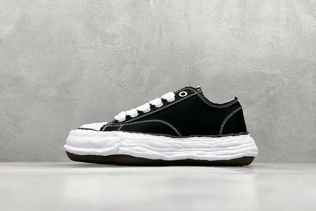 Maison Mihara Yasuhiro White Black Melting-Sole Sneakers — Photo 3