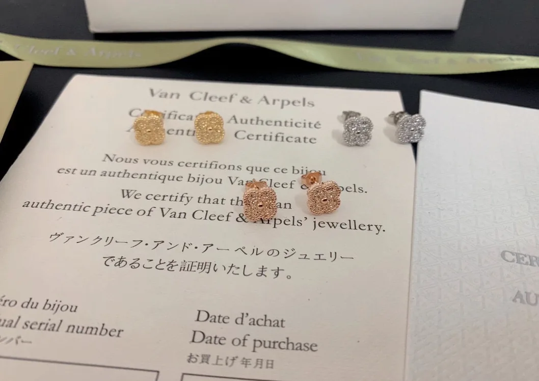 Stud Earrings — photo 2