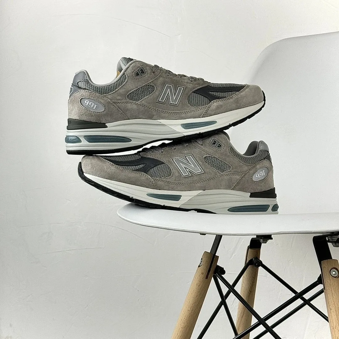 New Balance 991v2 Dad Shoes — photo 8