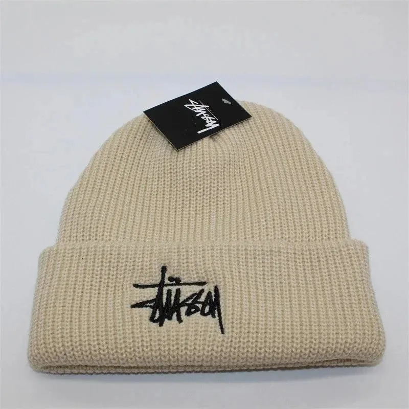 Script Logo Embroidered Beanie — Photo 8