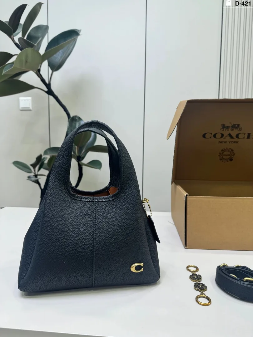 Celine Lana Basket Bag — Photo 6
