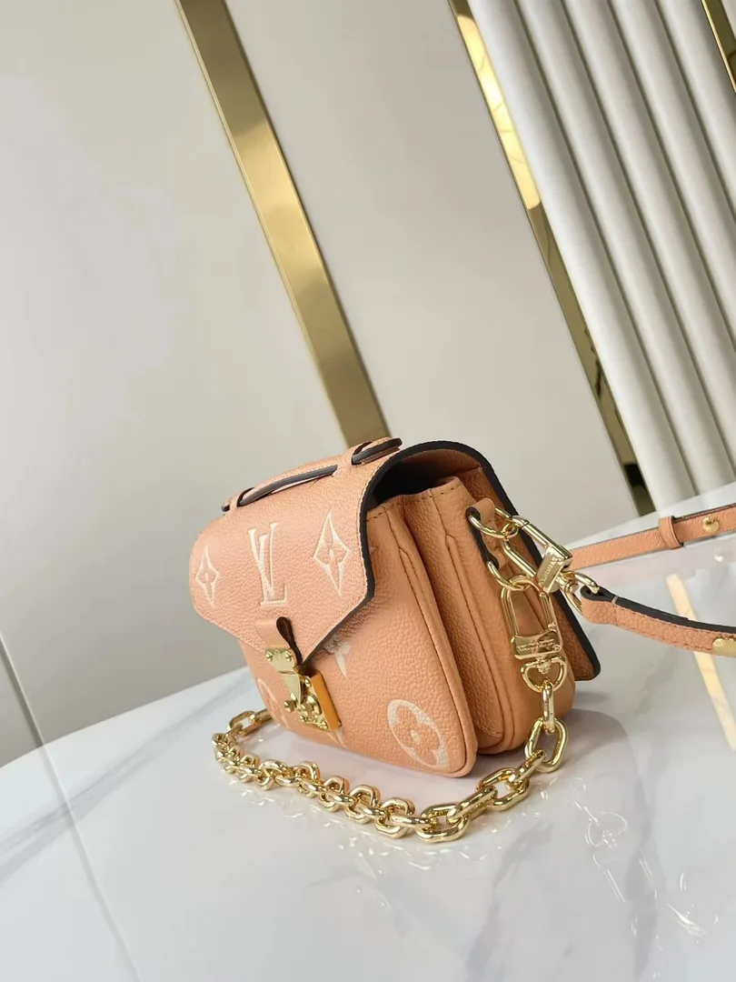 Louis Vuitton Pochette Metis East West — photo 6