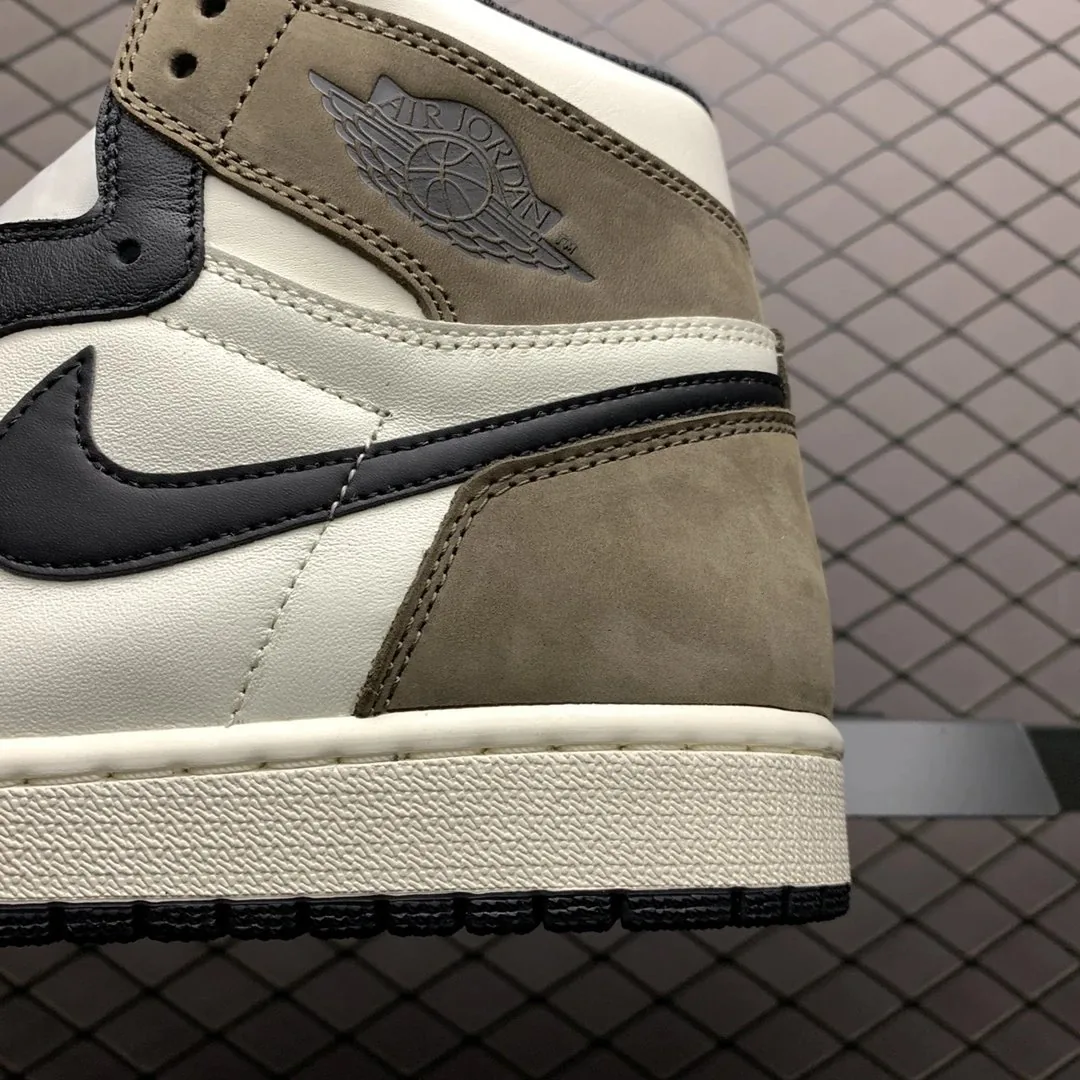Air Jordan 1 Dark Mocha — Photo 4