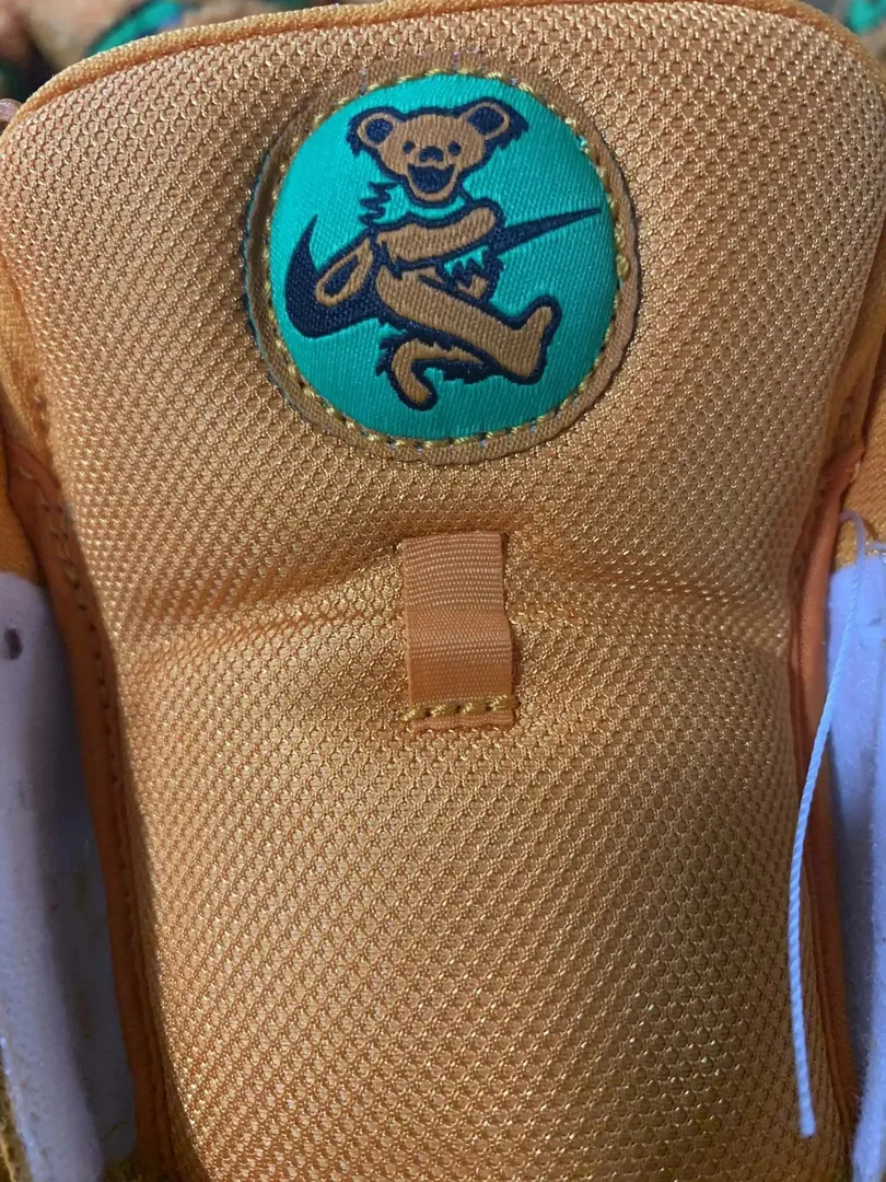 Nike SB Dunk Low Grateful Dead Dancing Bears — Photo 4