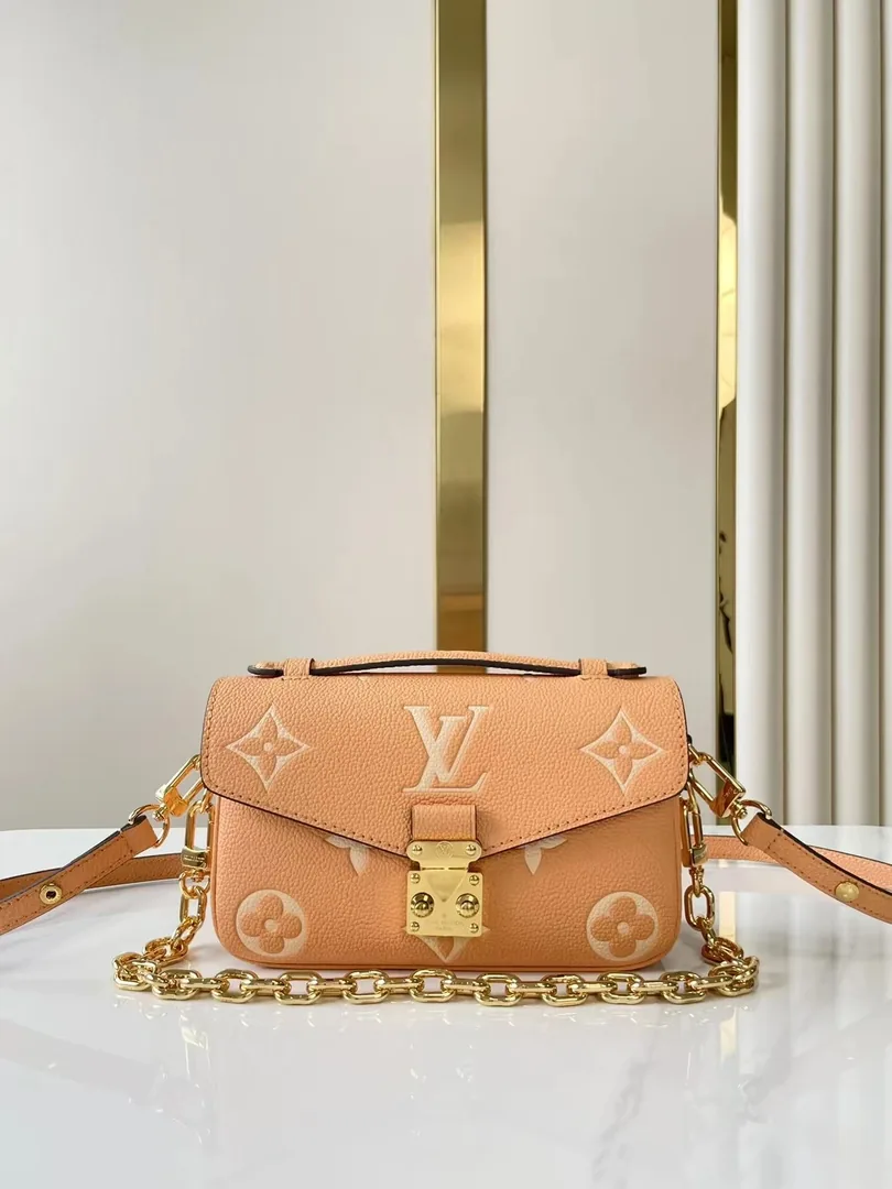 Louis Vuitton Pochette Metis East West