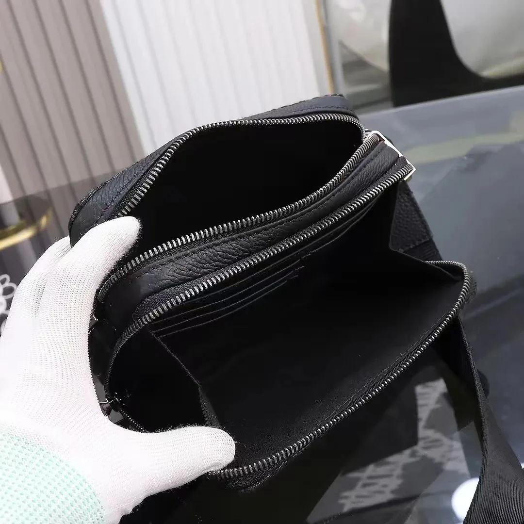 Dior Oblique Messenger Bag — Photo 6