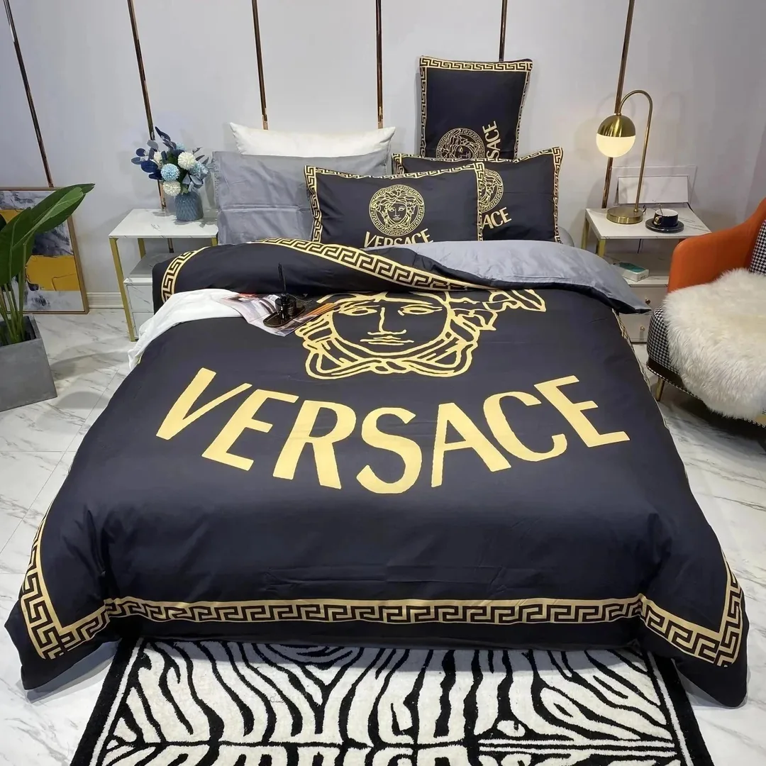 Four-Piece Bed Sheet Set — Photo 7