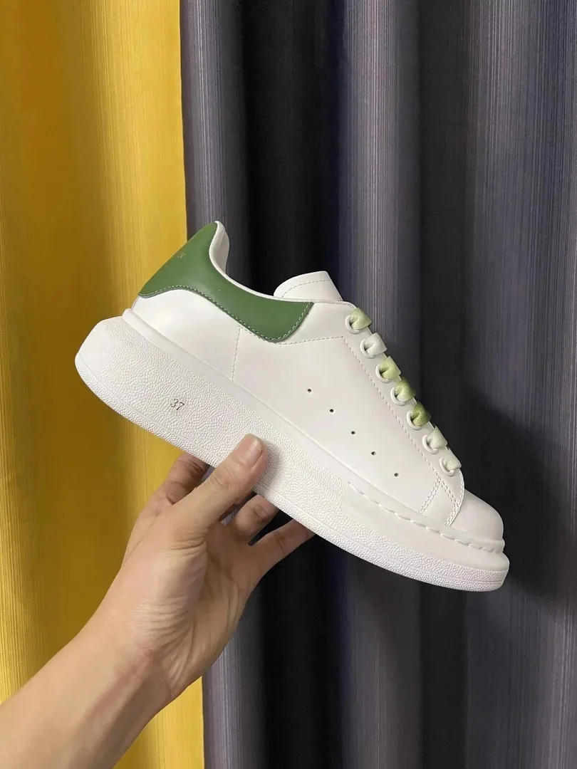 Alexander McQueen Oversized Sneaker White Low-Top Trainers — Photo 6