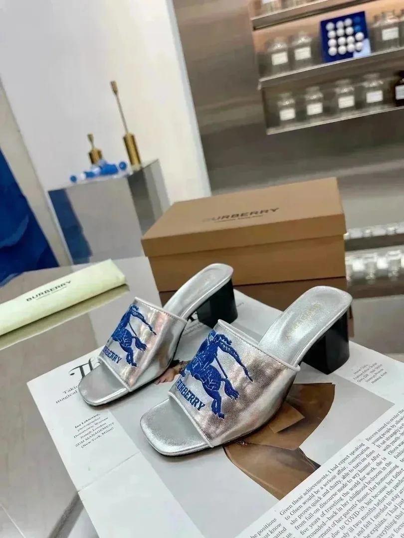 Gucci Sneakers — QC