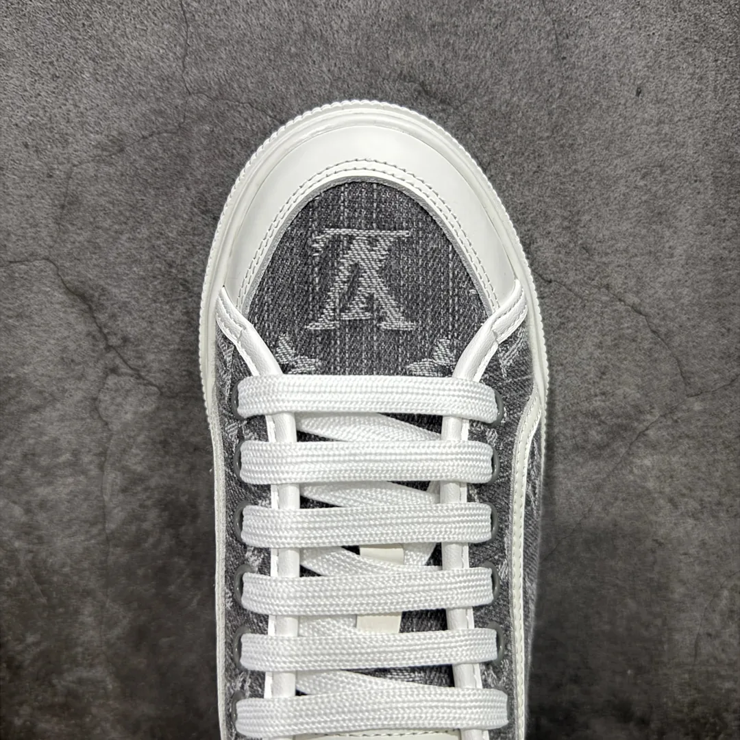 Louis Vuitton Lagoon Colorway Sneakers — photo 7