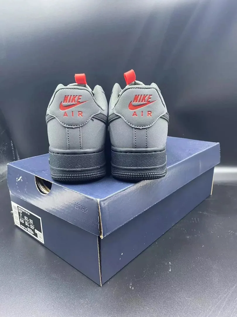 Air Jordan 1 Low Medium Gray — Photo 5