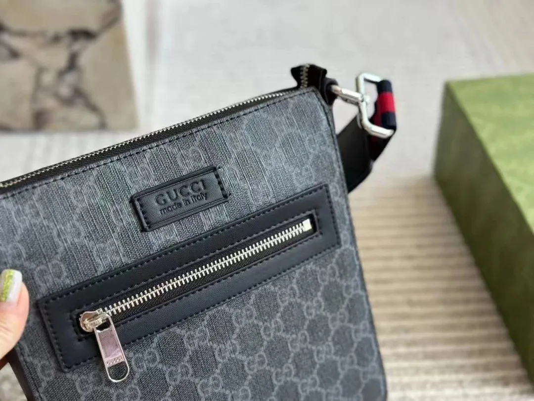 Gucci Messenger Bag — Photo 6