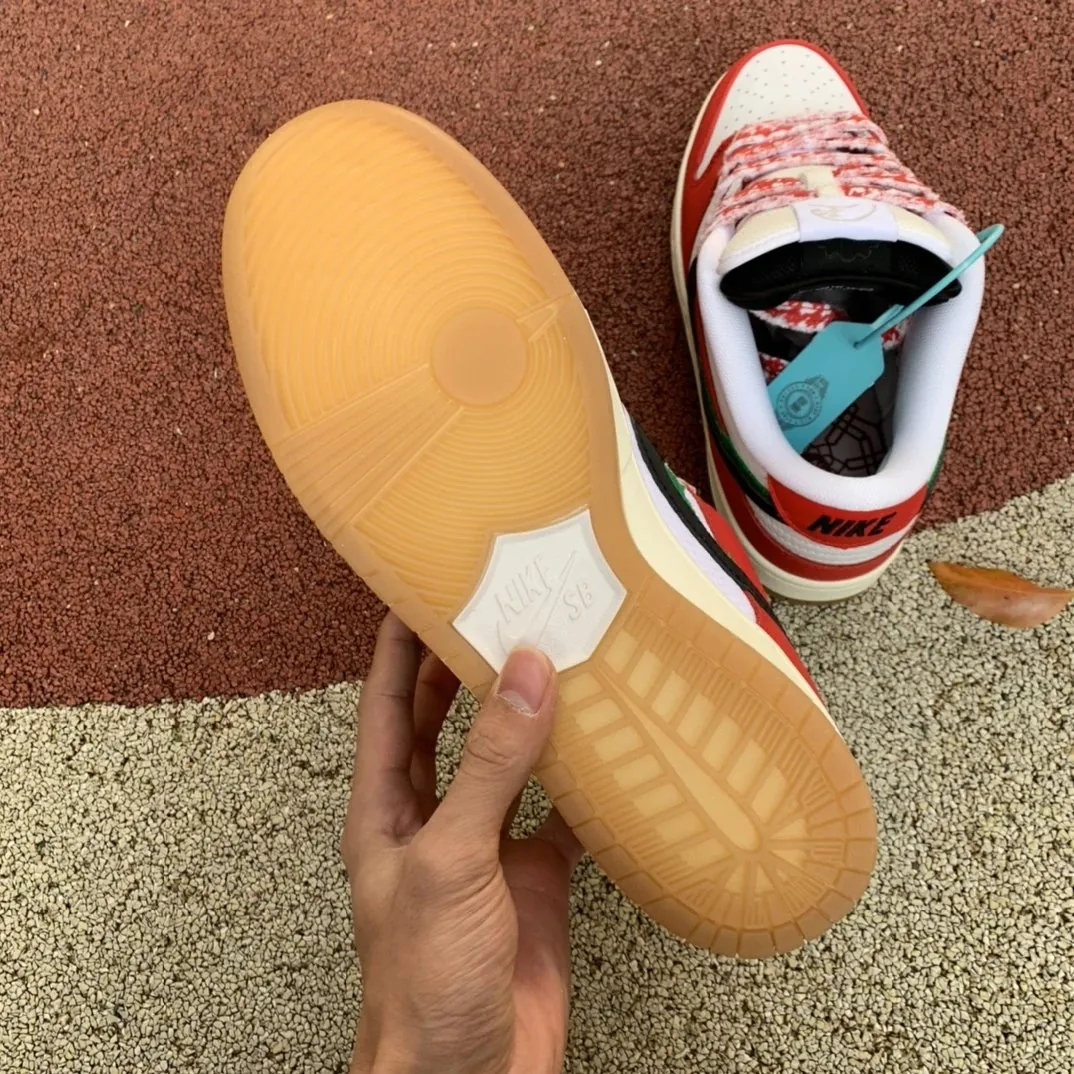 Nike Dunk Low SB Habibi Top Sneakers — photo 4