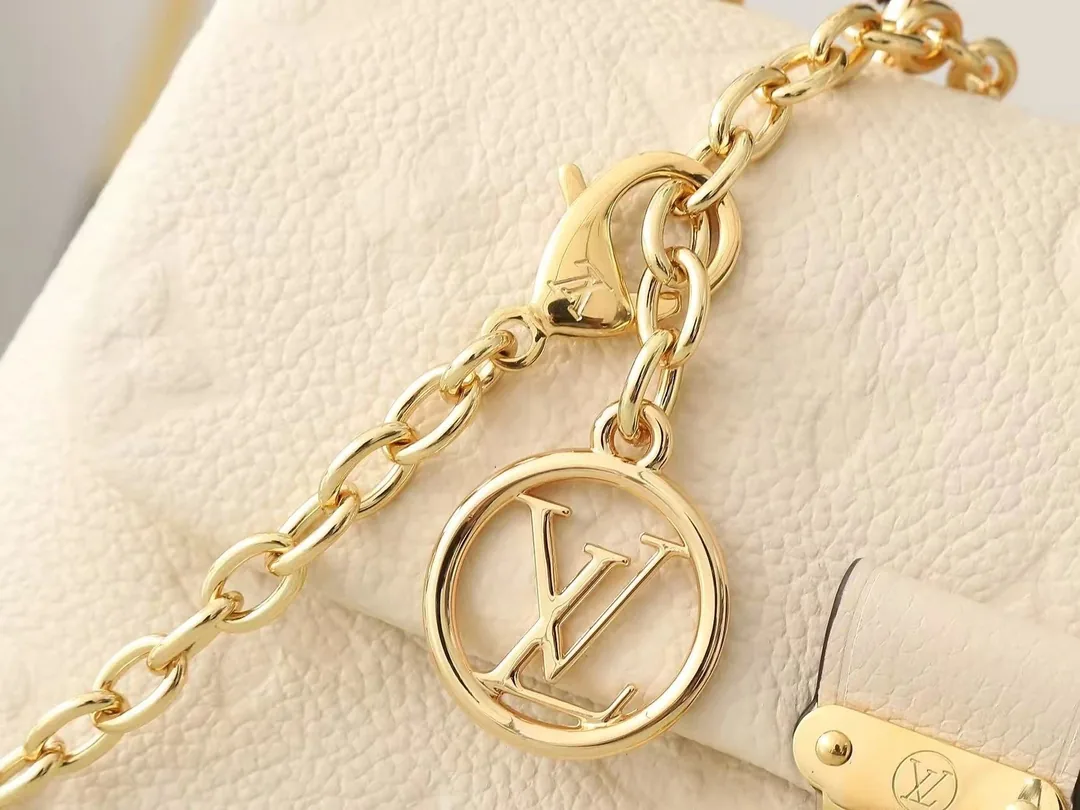 Louis Vuitton Handbag — photo 7