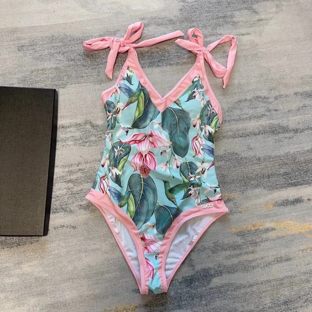 Swimsuit — Photo 12