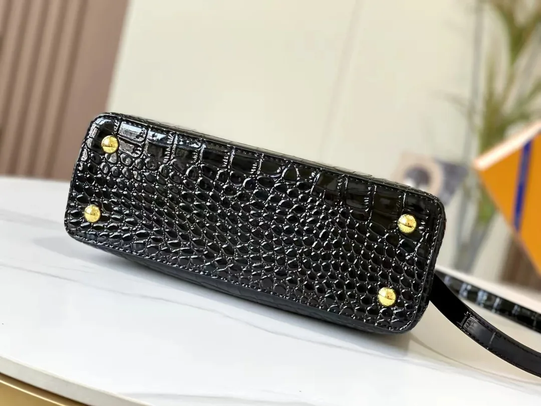 Louis Vuitton Leather Handbag — Photo 12