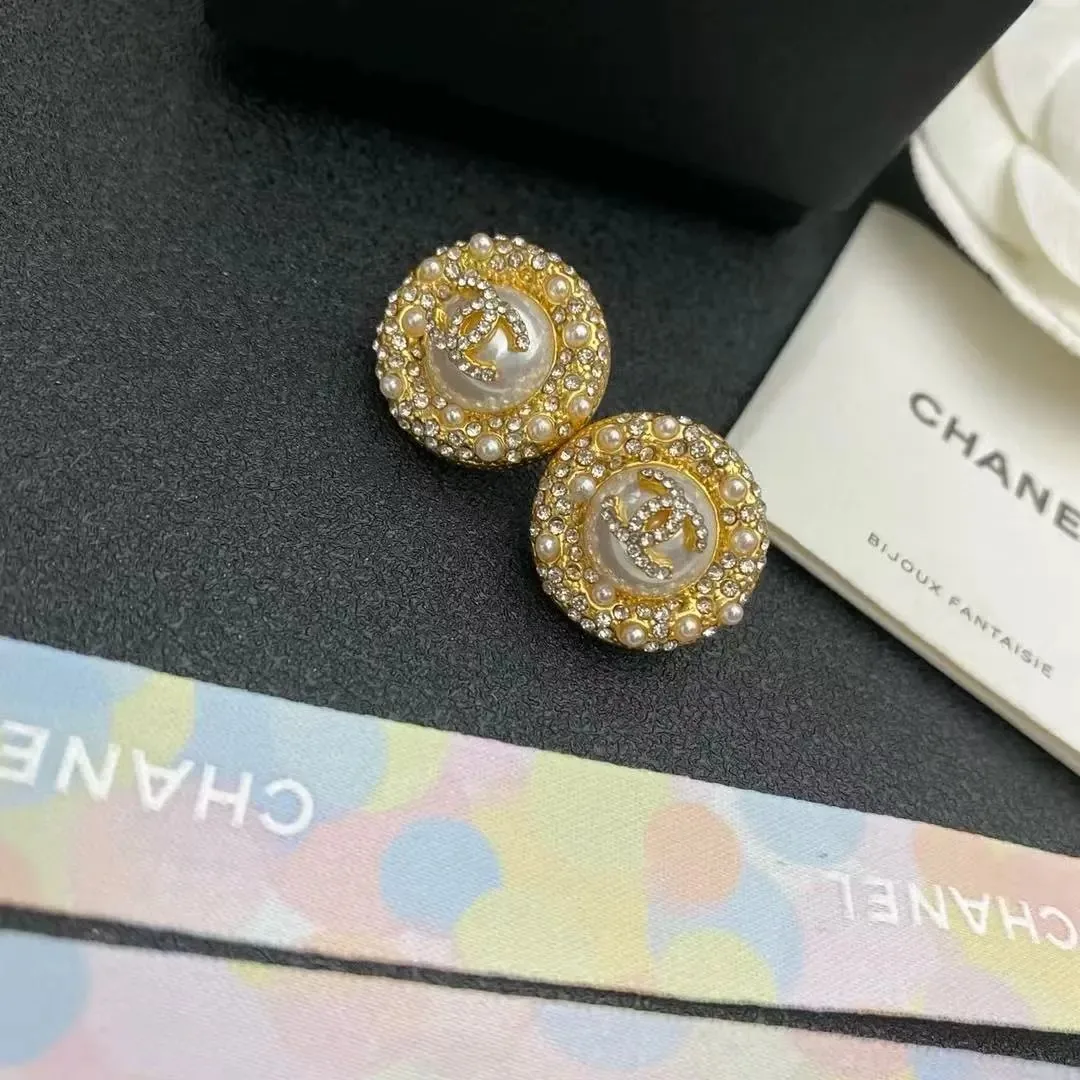Pearl Earrings — QC