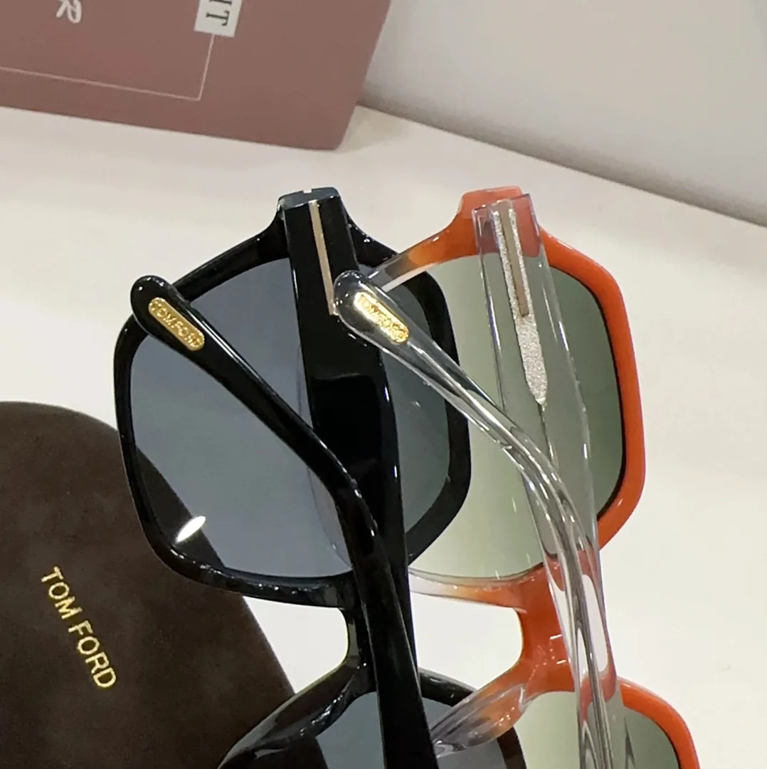 Tom Ford Sunglasses — Photo 15