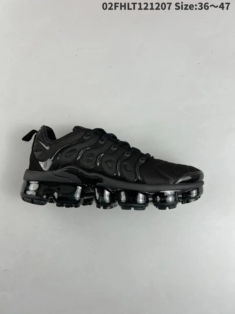 Nike Air VaporMax Plus — photo 5
