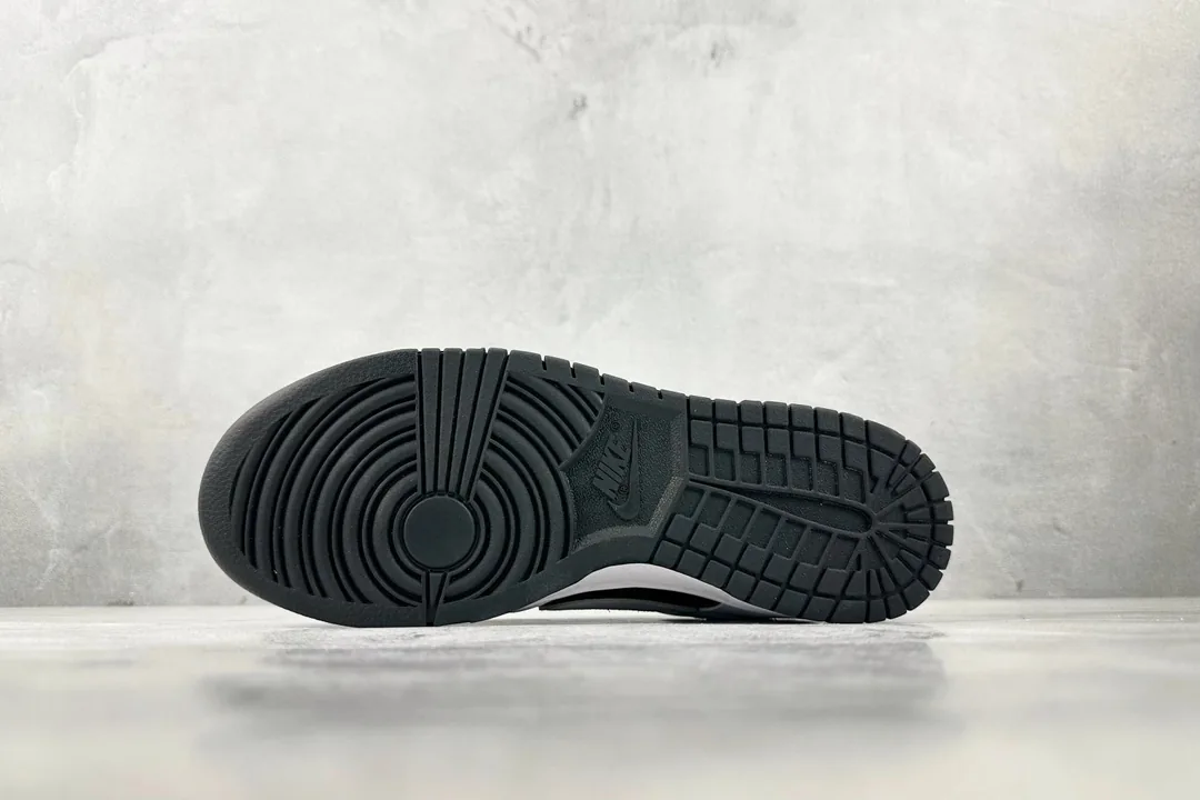Nike Dunk Low Reverse Panda 2.0 — photo 4