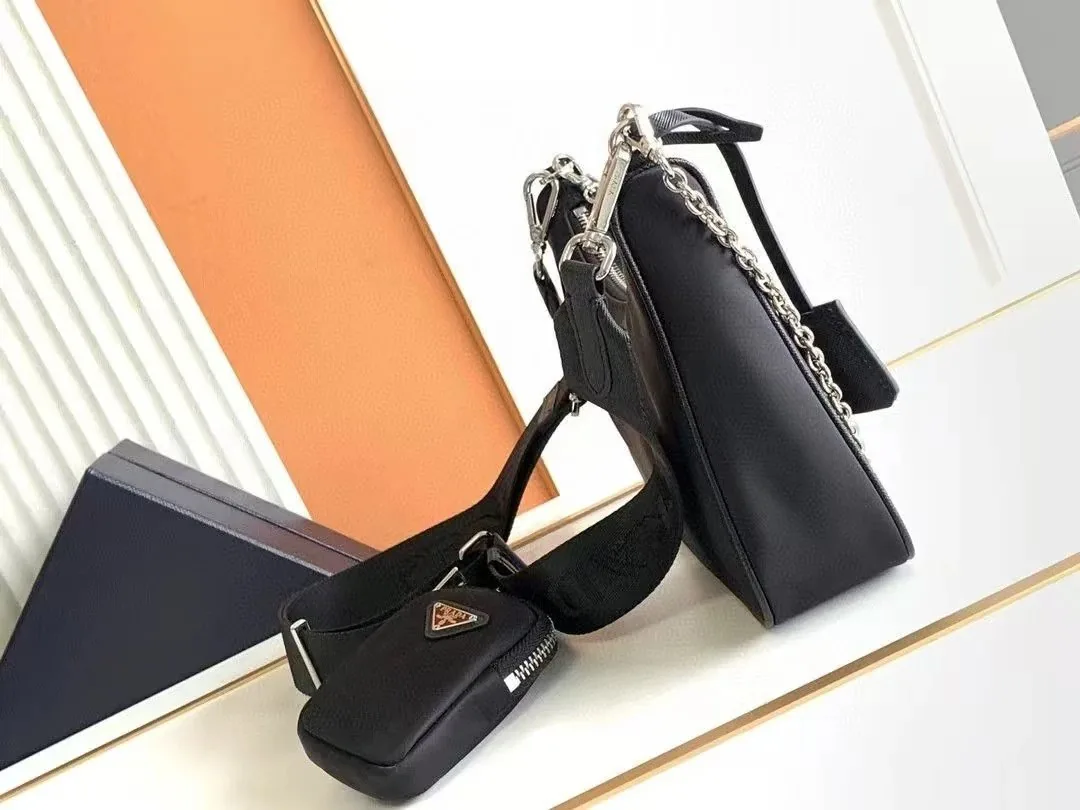 Multiple Pochette Re-Edition Bag — Photo 5