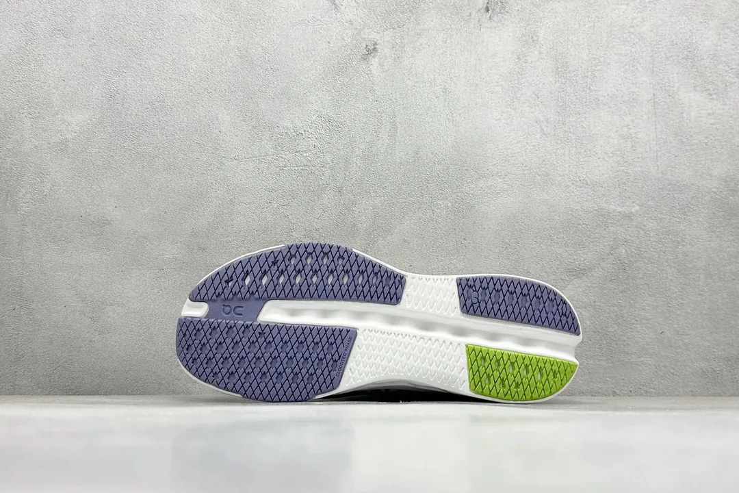On Cloudsurfer Next Running Shoes — photo 4