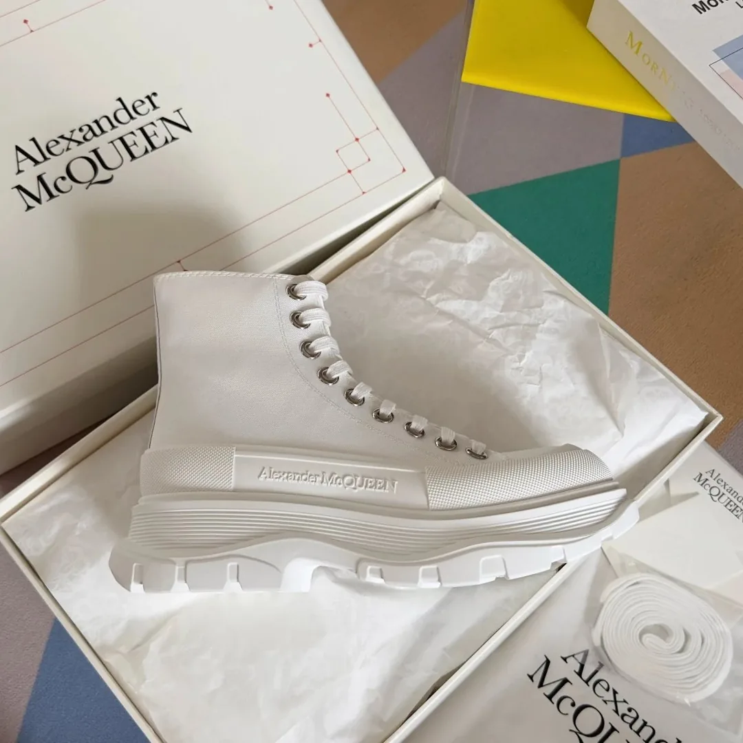 Alexander McQueen Tread Slick White Sneakers — Photo 10