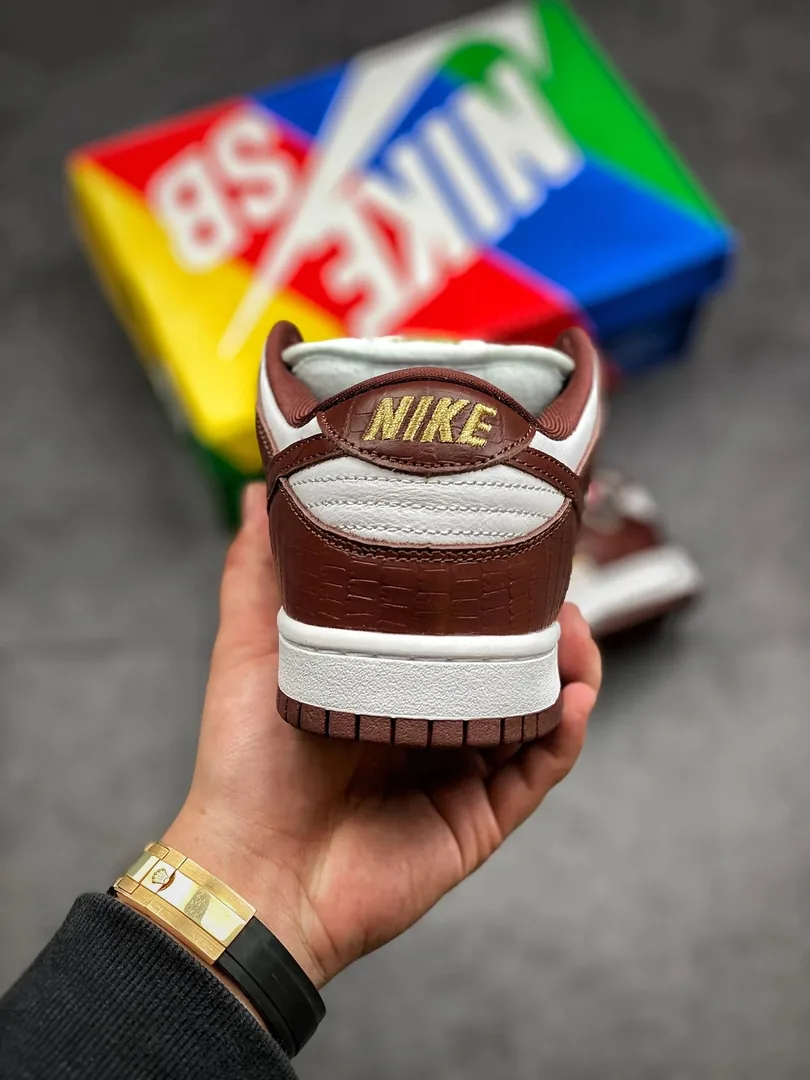 Nike SB Dunk Low Supreme Collaboration Sneakers — QC