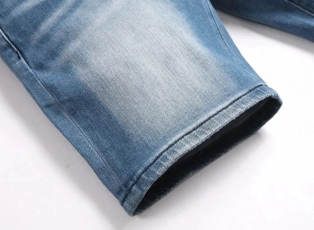 Amiri Distressed Denim Shorts Collection — photo 12