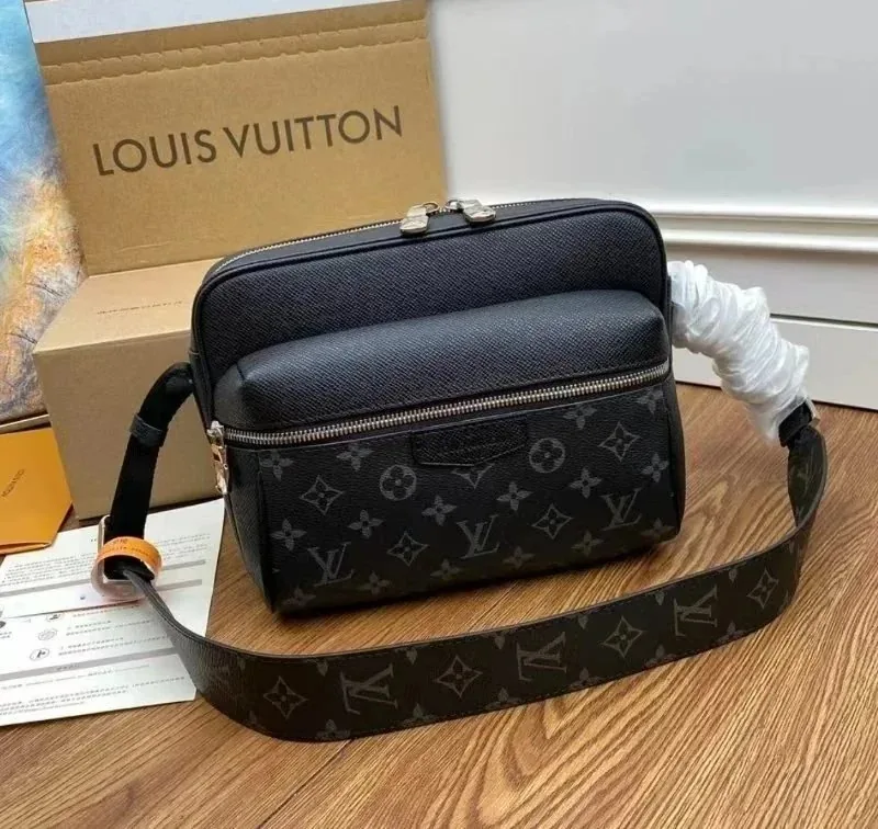 Leather Crossbody Shoulder Bag — QC