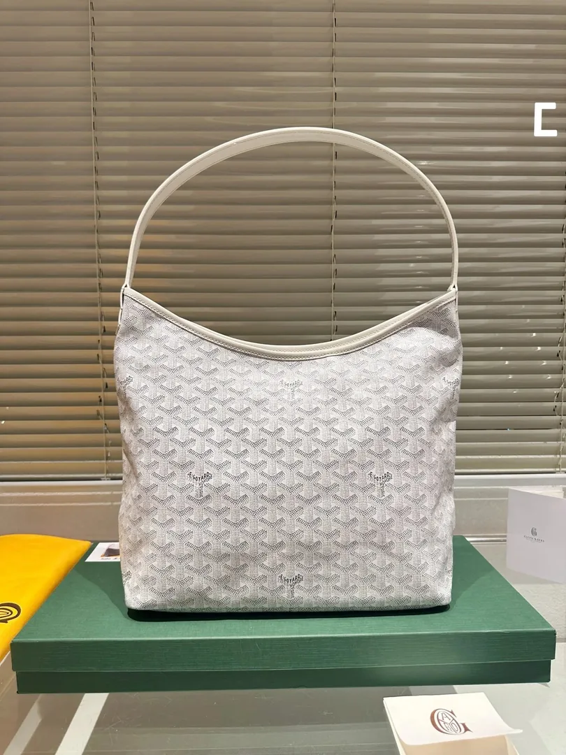 Goyard Hobo Bag — Photo 5