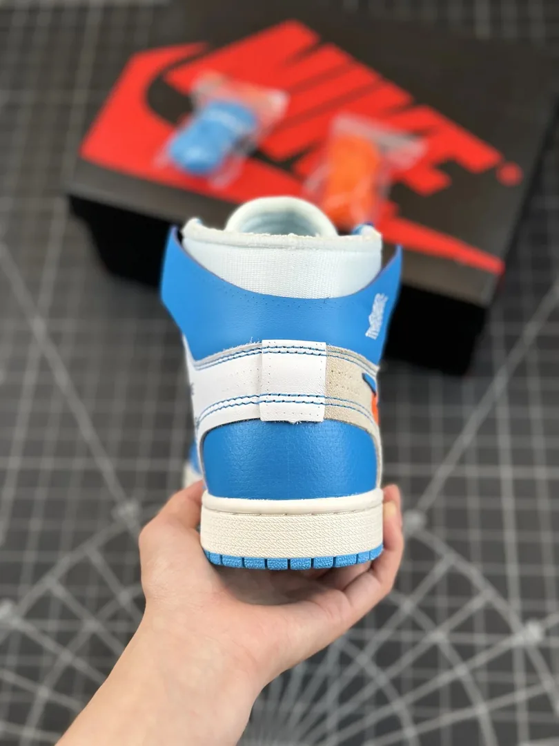 Off-White Air Jordan 1 High — Photo 11