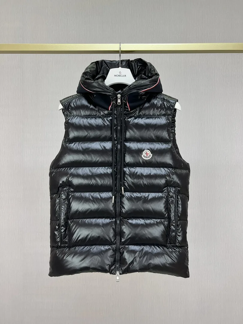 Moncler Down Vest — Photo 3