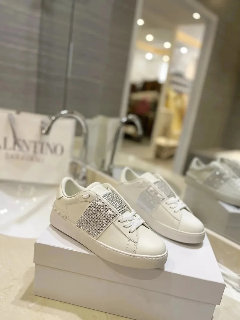 Valentino VL7N White Minimalist Trainers — Photo 13