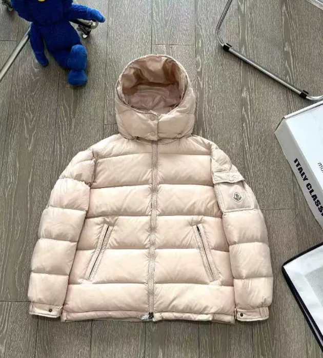 Streetwear Down Jacket — Photo 9