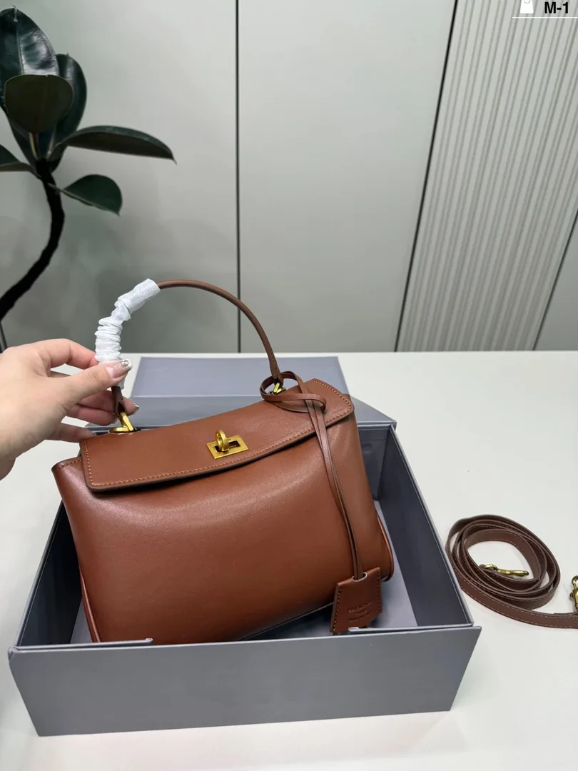 Balenciaga Leather Tote Bag — Photo 10