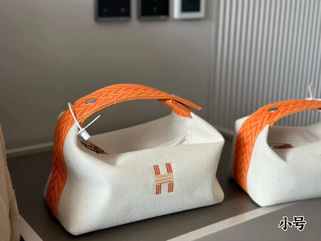 Hermes Leather Toiletry Pouch — photo 10