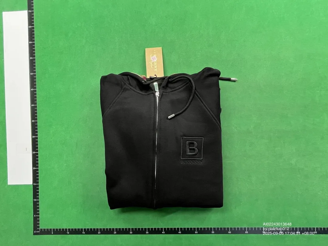 Streetwear Sweatshirt — QC