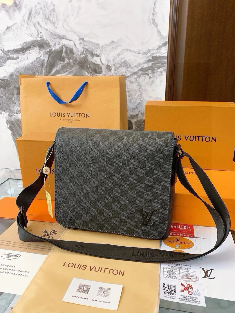 Louis Vuitton District Messenger Bag — QC