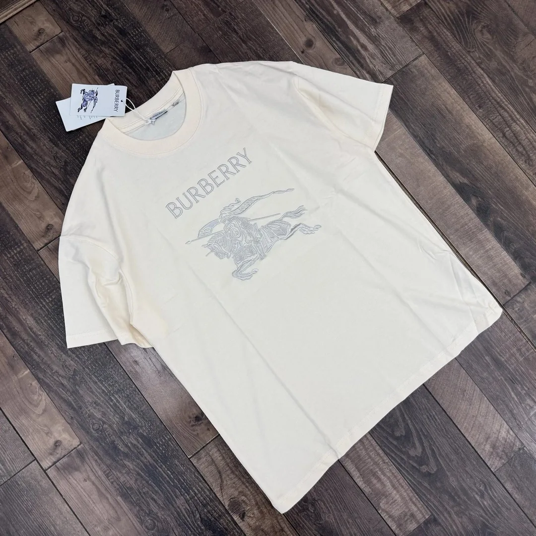Embroidered Couple T-Shirt — Photo 3