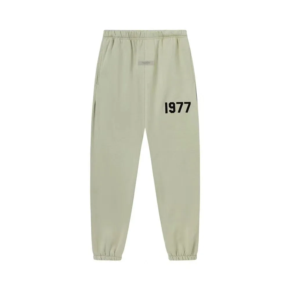 Sweatpants — Photo 10