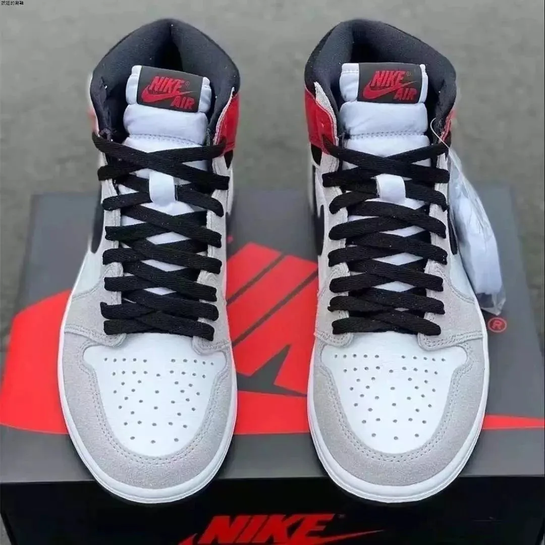Air Jordan 1 High Smoke Grey — Photo 6