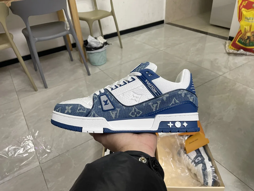 Louis Vuitton LV Trainer Blue Low-Top Trainers — photo 3