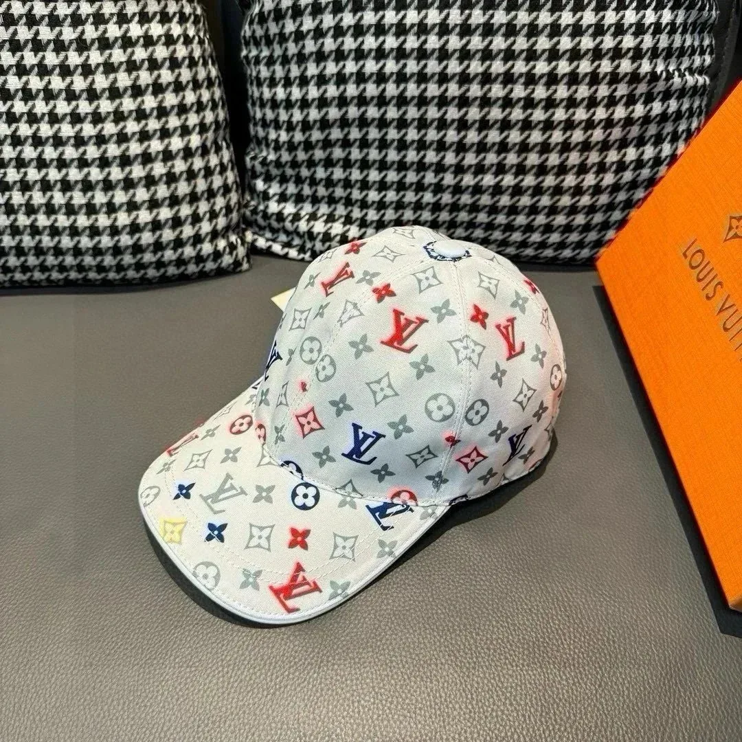 Louis Vuitton Monogram Knit Beanie Collection — Photo 9
