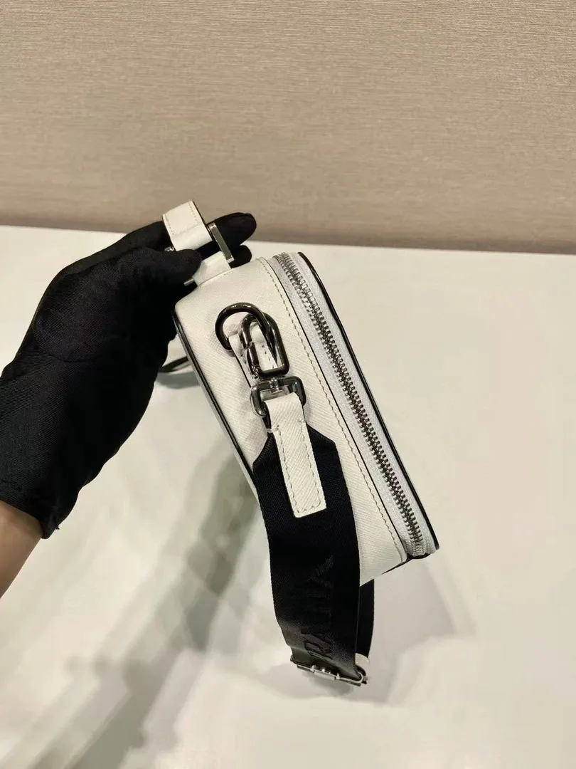 Prada Leather Bag — photo 8