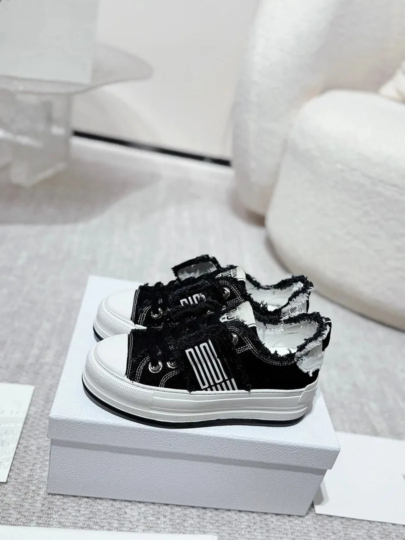 Dior Walk'n'Dior Walk'n' Oblique Velcro Sneakers — Photo 6