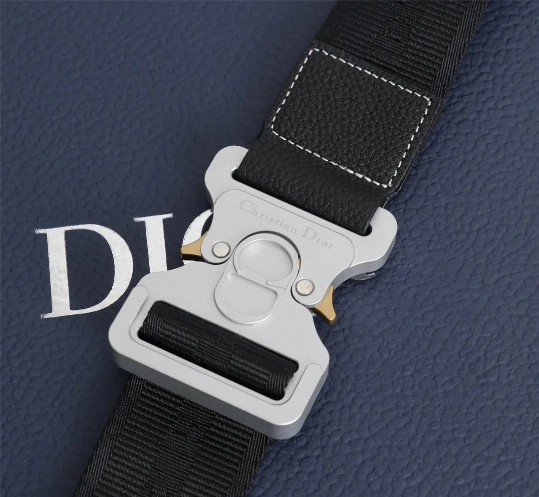 Dior Saddle Grained Leather Crossbody Bag — photo 10