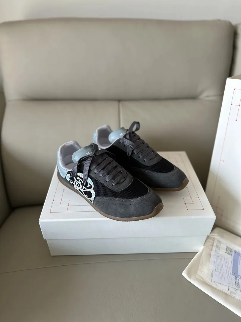 Alexander McQueen Grey Knit Athletic Sneakers — Photo 2