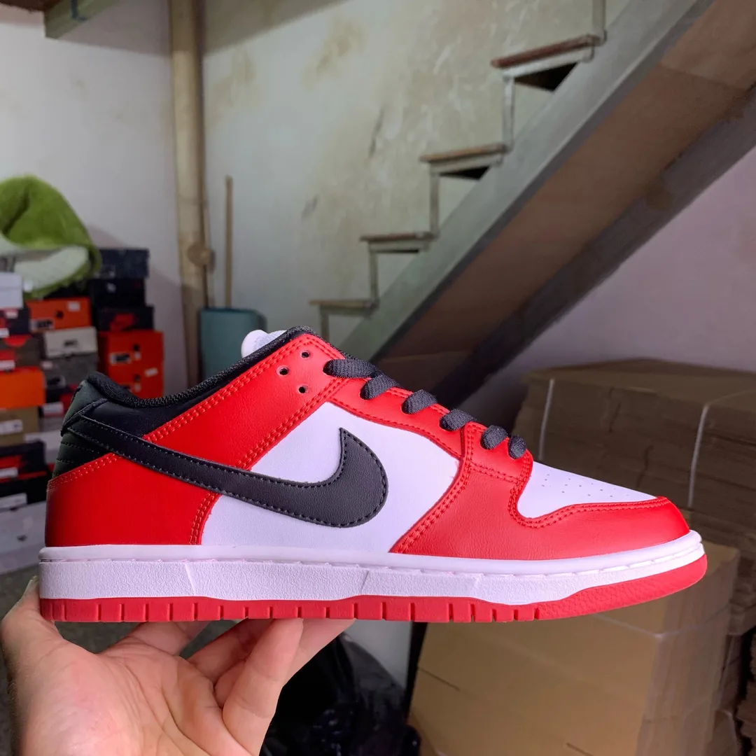 Nike Dunk Skate Shoes — Photo 3